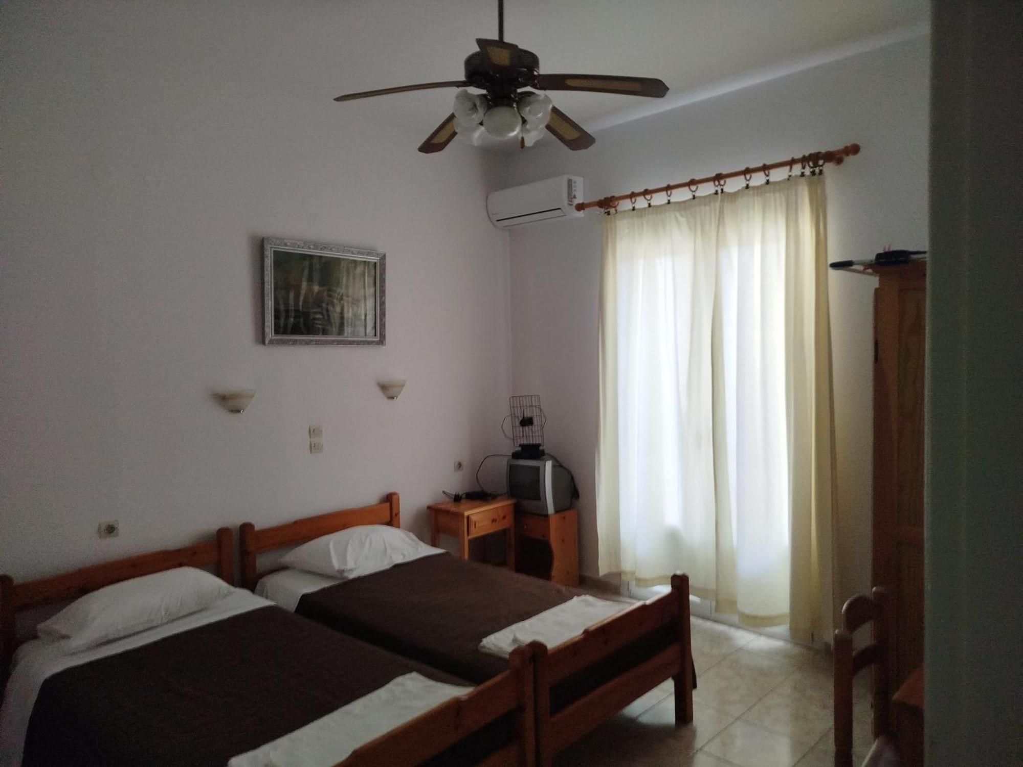Karagiozos Studios & Apartments Skopelos Town Exterior photo